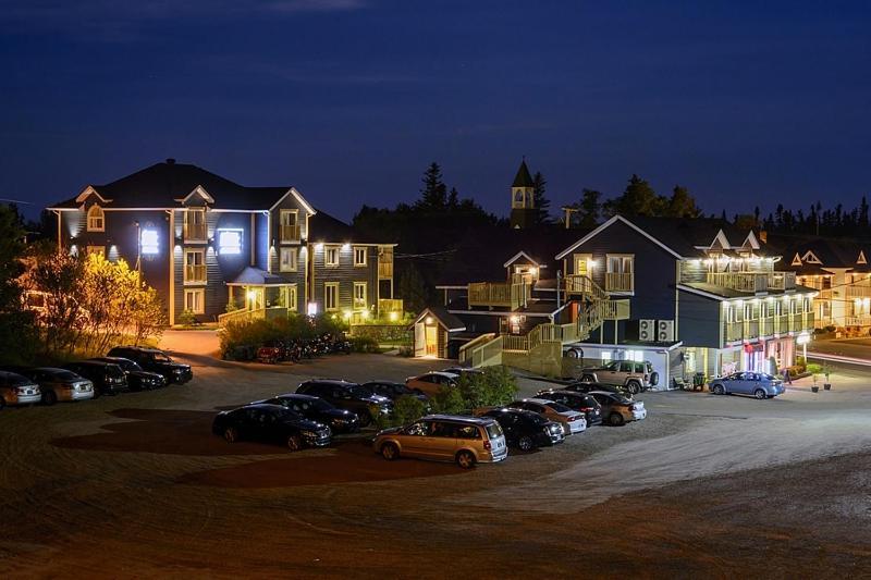 Hôtel Motel Le Beluga Tadoussac Extérieur photo